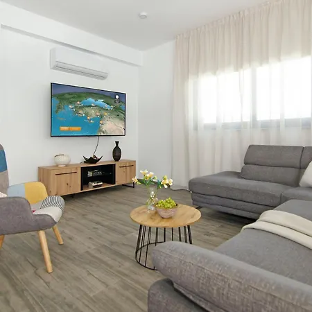 Talia Βίλα Πρωταράς