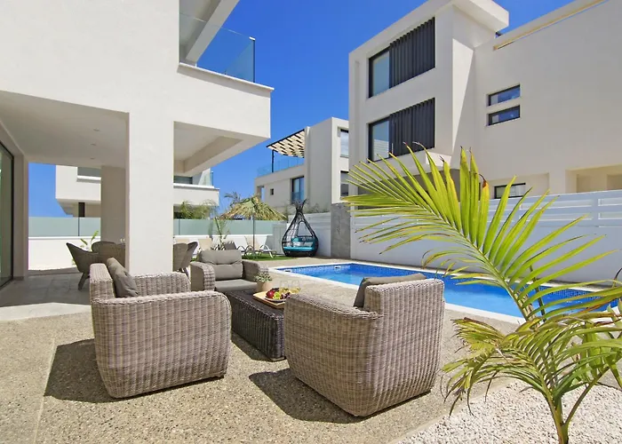 Talia * Πρωταράς